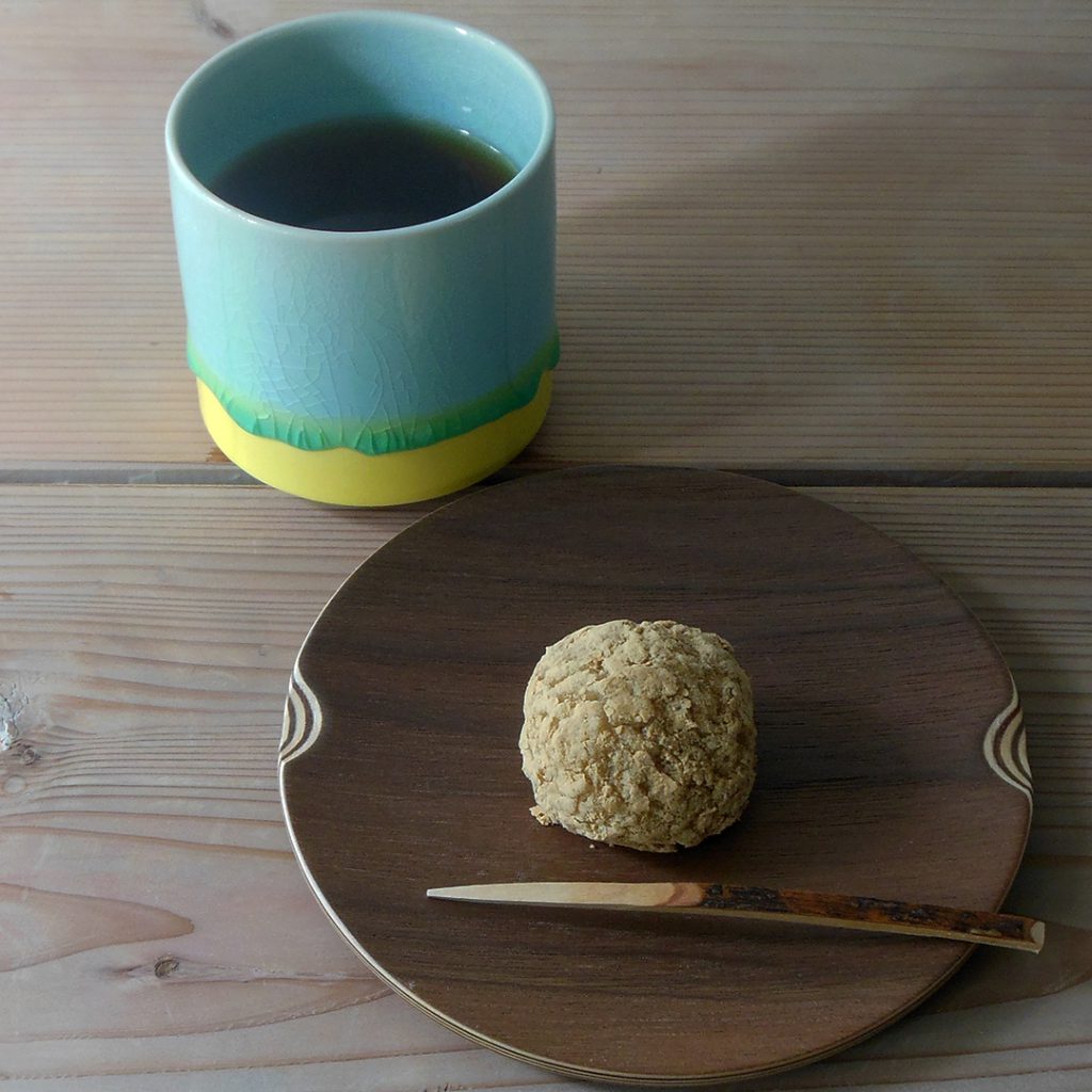 This wagashi is a rice cake coated with sweet soybean flour. It is